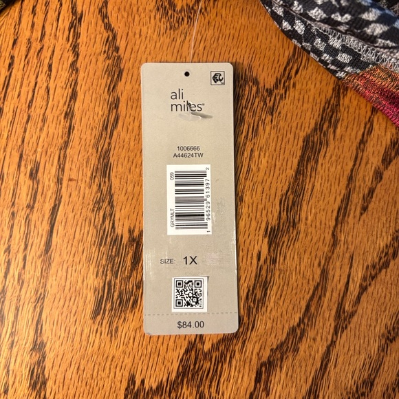 Ali Miles - Abstract Print Cowl Neck Top - Picture 6 of 8